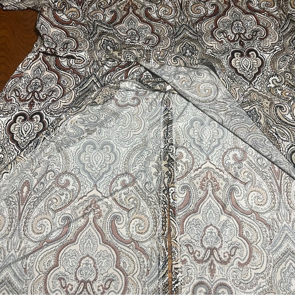 Cocomo Woman Paisley Print Tulip Split Hem Short Sleeve Tunic Top Sz 2X Stretchy - Picture 6 of 15